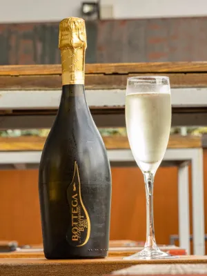 Prosecco (glass)