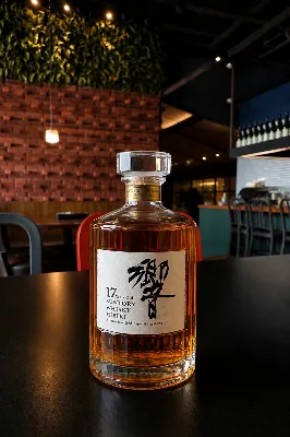 Hibiki 17 (Suntory Whisky)
