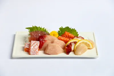 Umi Sashimi Platter (14pcs)
