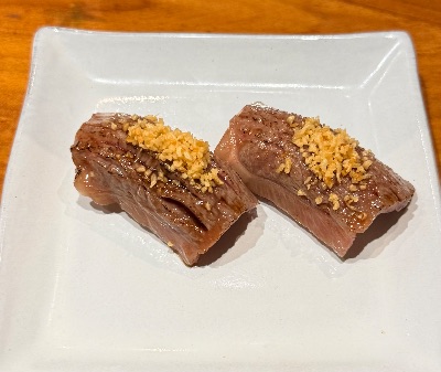 Japan Wagyu Beef with Garlic (2pcs)