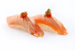 Salmon with Ponzu & Chilli (2pcs)