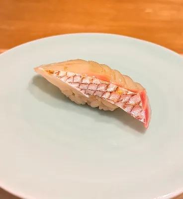 Tai Sushi (1pc)