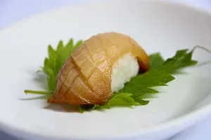 White Tuna/Shiro Maguro Sushi (2pcs)